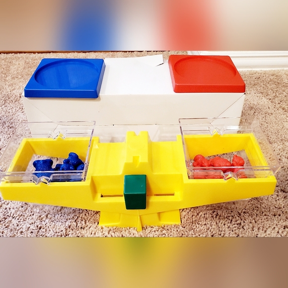 Balance Scale With Bears - Picture 2 of 6